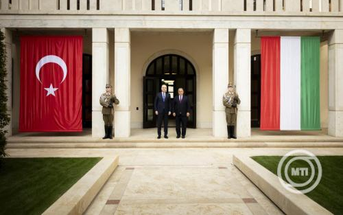 Orbán Viktor a Török Nagy Nemzetgyűlés elnökével tárgyalt