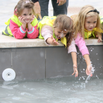 Szökőkutat teszteltek az ovisok