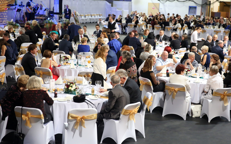 Ismét bál a kórházért