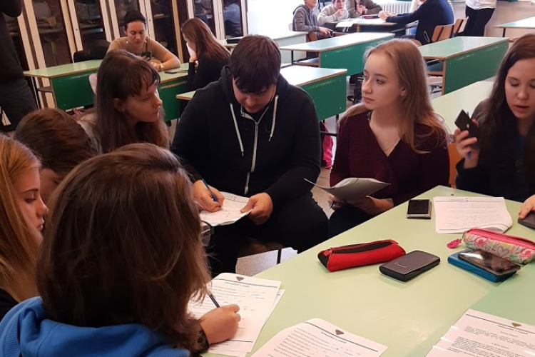 Energiakövetek a gimiben