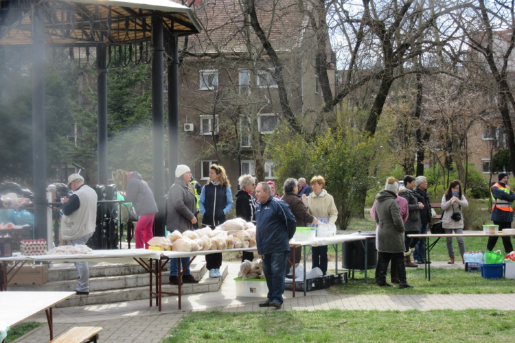 Húsvéti ételosztás