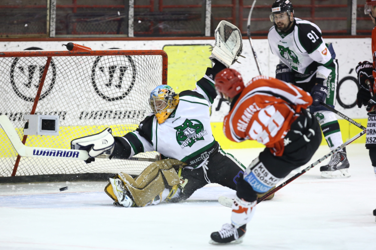 Elbántak a mumussal