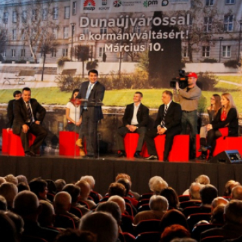 Mesterházy Attila Dunaújvárosban