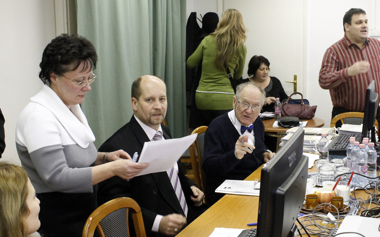 Összeállt a szavazólap