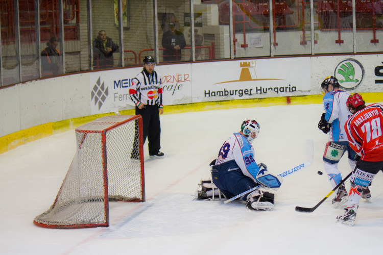 Kemény összecsapás holnap