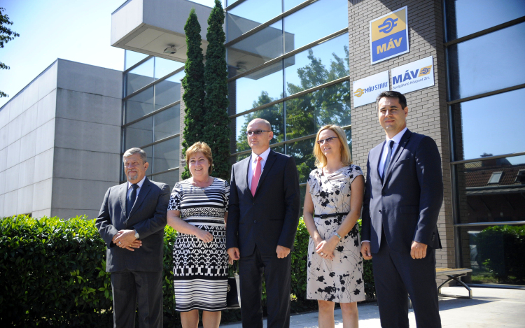 Beválik az egyetemmé válás