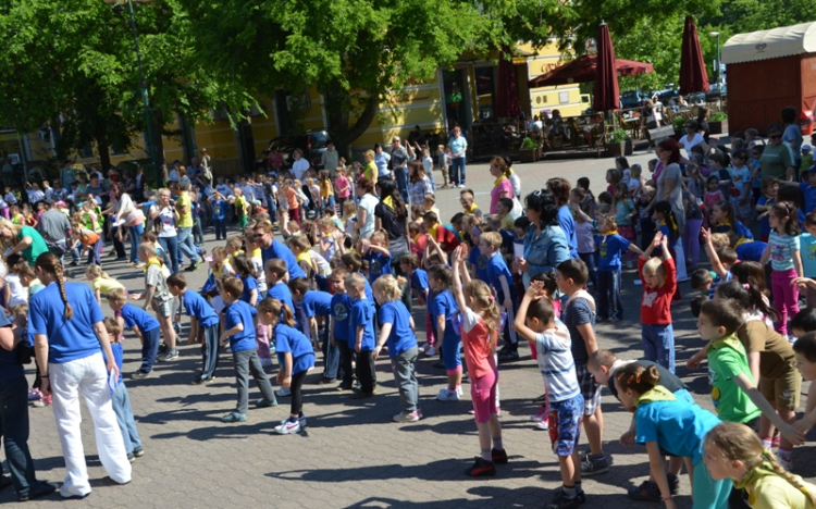 Labdabandáztak az ovisok
