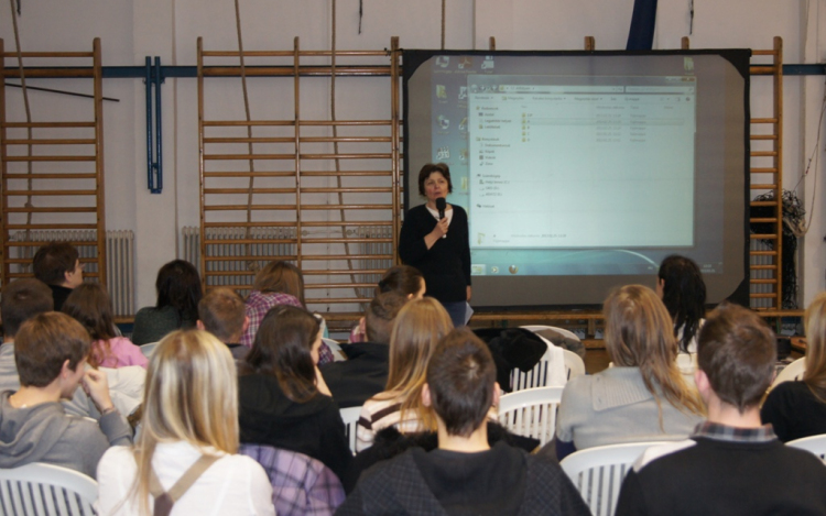 Pártok harca a középiskolában