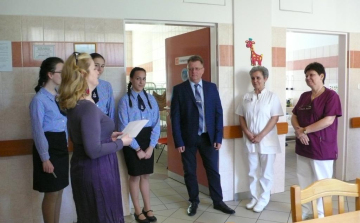 Infúziós pumpát énekeltek össze