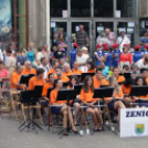 Mazsorettek és fúvós zene