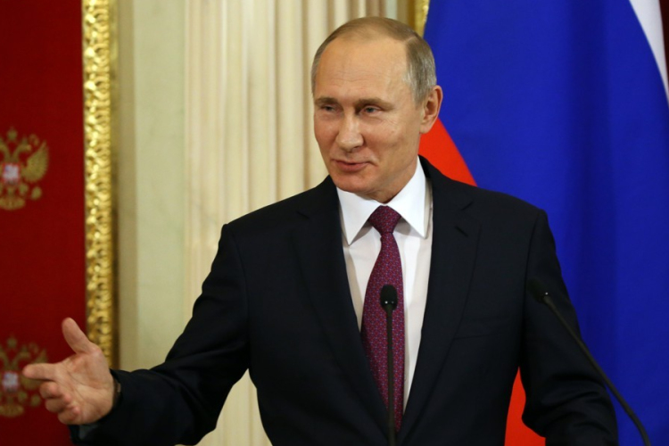 Putyin szerint külföldiek biológiai mintát gyűjtenek orosz állampolgároktól