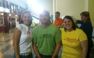 Közeledik a Guiness rekord - még a polgármester is újraéleszt