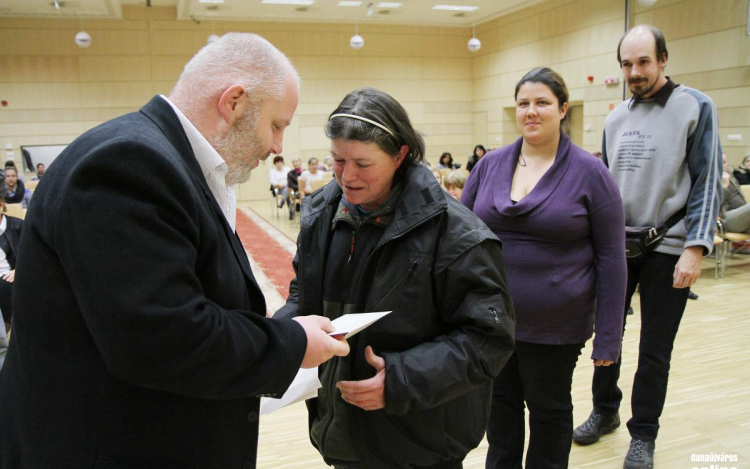 72 család karácsonyához gyűjtöttek