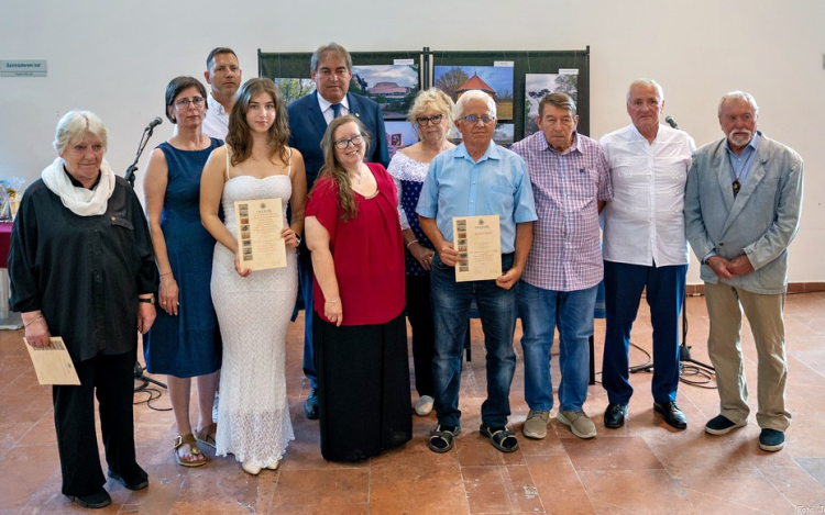 Megnyílt az AMKA 33. országos nyári–őszi kiállítása Gödöllőn