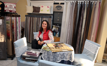 Függönybe szőtt negyedszázad