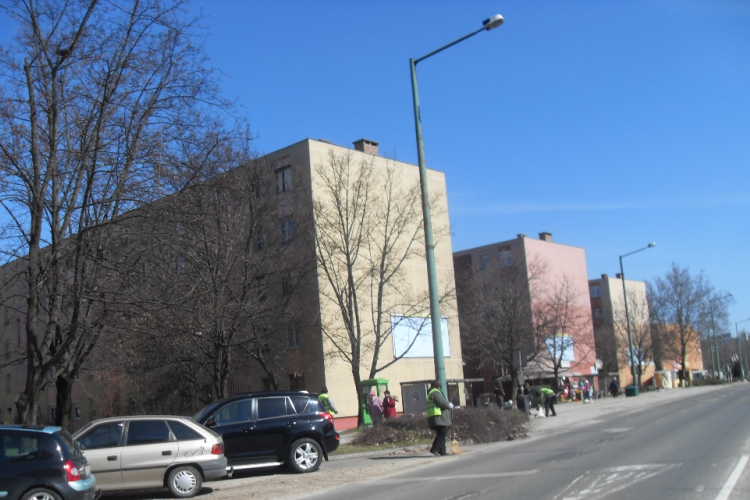 Áprilisban kátyúzás