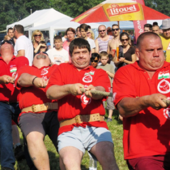 Parázs-varázs 2016