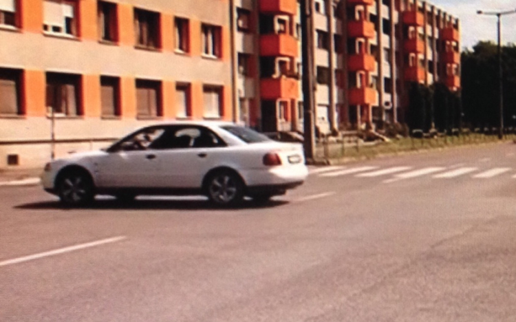 Jelzőlámpa segíti majd az iskolásokat