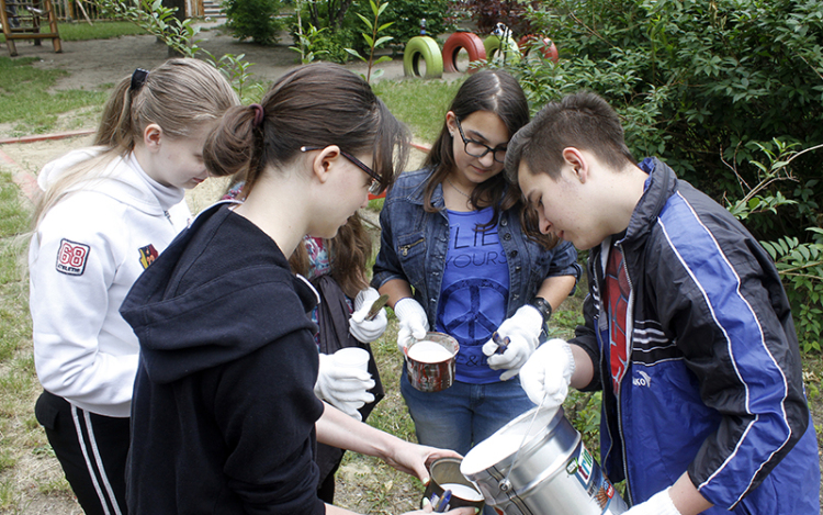 Színt kap a Gagarin téri óvoda kerítése