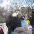 Húsvéti ételosztás