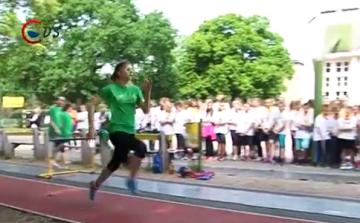 Új pálya az atlétáknak- DSTV videóval