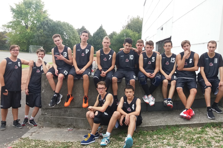 Felkészülési torna Százhalombattán