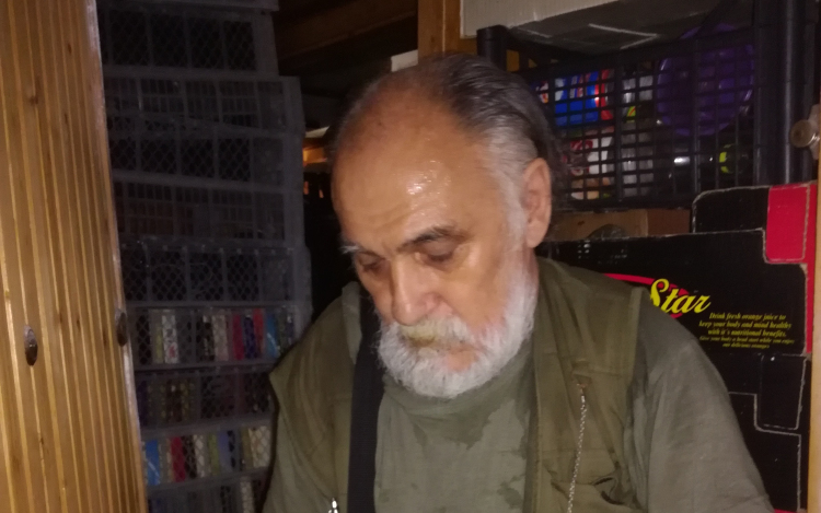 Lenne Ön Vígh úr szomszédja?