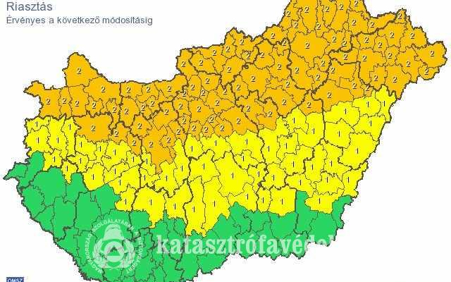 Riaszt a katasztrófa-védelem