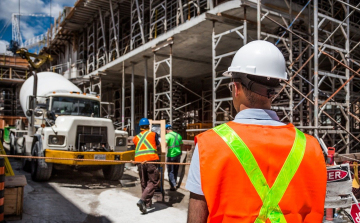 Guruló állványok és a munkabiztonság