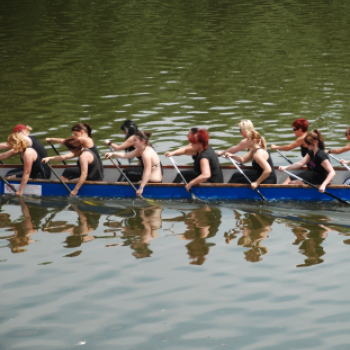 Sárkányhajó verseny