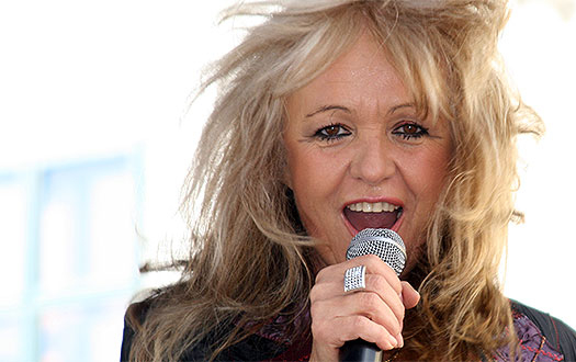 Tanévnyitó, utcabál a kézisekkel