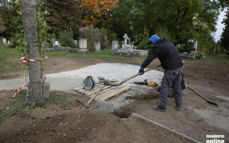 Ünnepre megújul a kopjafa