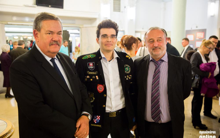 Lehetőséget adunk és reményt