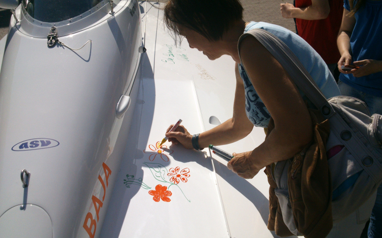 Dedikálj motorcsónakot!