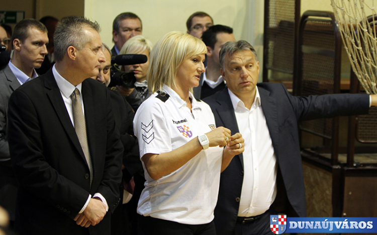 Orbán Viktor további fejlesztéseket igér