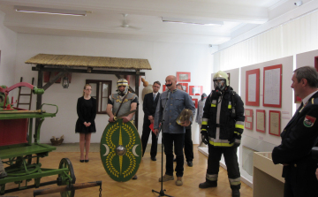 Tűzoltók kerestetnek