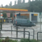 Esett, sőt zuhogott