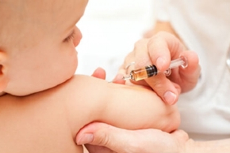 Újabb védőoltást tesznek kötelezővé - DSTV videóval 