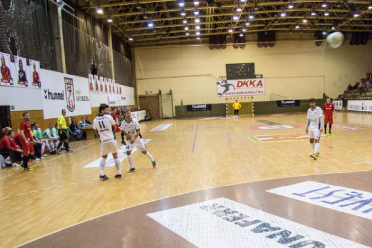 Futsal meccs hazai pályán - DSTV videóval