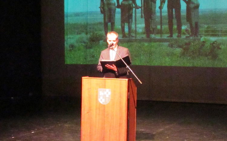 Mester és  felesége a díszpolgárok