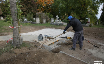 Ünnepre megújul a kopjafa