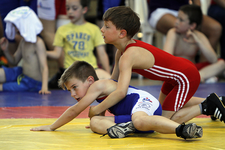 Birkózás tétre kicsiknek és nagyobbaknak