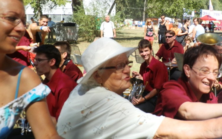 15 év múlve  az öregek városa leszünk-DSTV videóval