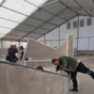 Miniszter az élményfürdőben