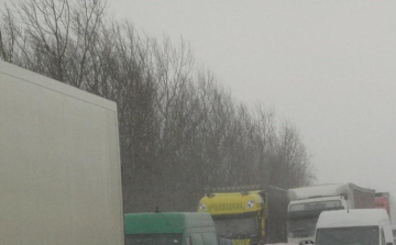 Három helyszínen vannak már csak elakadt gépkocsik Fejérben (18:00)