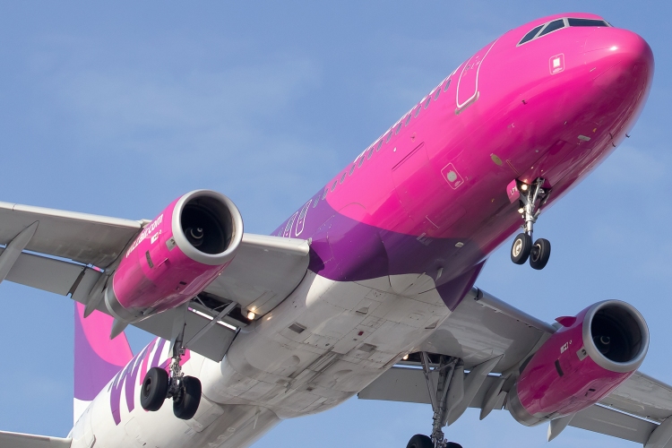 Új poggyászszabályokat és díjakat vezetett be a Wizz Air Budapesten