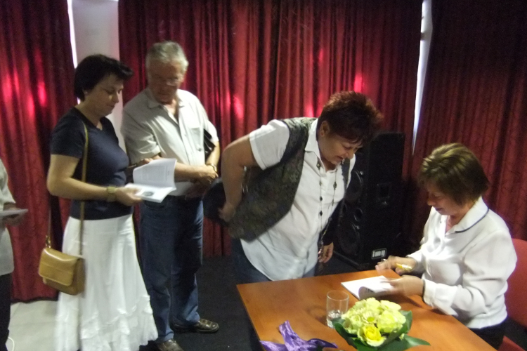 Varázslatos pillanatok a könyvbemutatón- Nézőpontok női szemmel