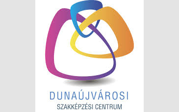 Támogatás átadása a Dunaferr iskolában