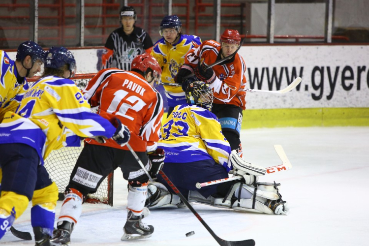 Ma Brassóban folytatják az Acélbikák