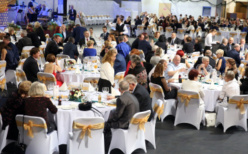 Ismét bál a kórházért